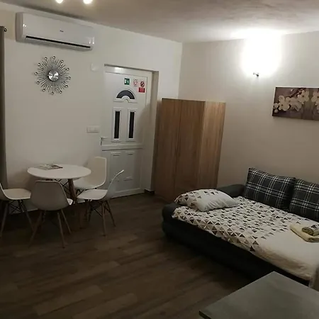 Apartman N&i * Pirovac