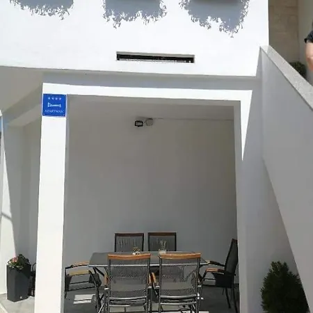 Apartman N&i Pirovac